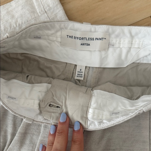 Aritzia | The Effortless Pant - CruiseLinen (Natural Ecru) - Picture 3 of 3
